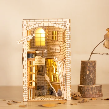 Cutebee DIY kitap arkadaş için hediye çocuk aile ahşap Dollhouse minyatür Kiti Macic sokak 3D kitap Nook Bebek Evi ışıkları ile