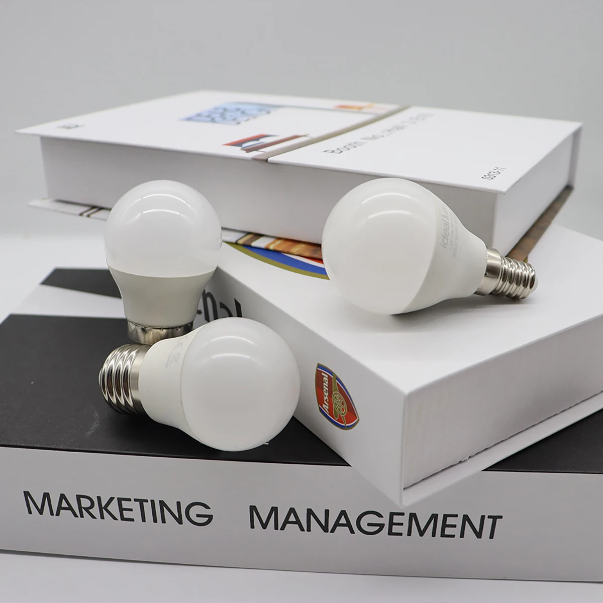 8 ADET LED mum ışığı mini ampul ışık AC120V 220V E27 E14 hiçbir strobe sıcak beyaz ışık 3W-7W için uygundur ofis ev aydınlatma